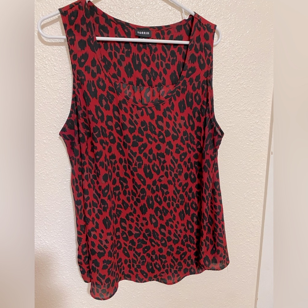 Fashionable tank, office wardrobe